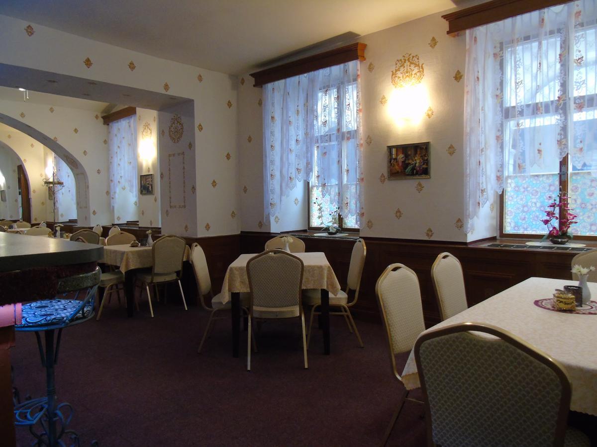 Gl Hotel Trutnov Esterno foto