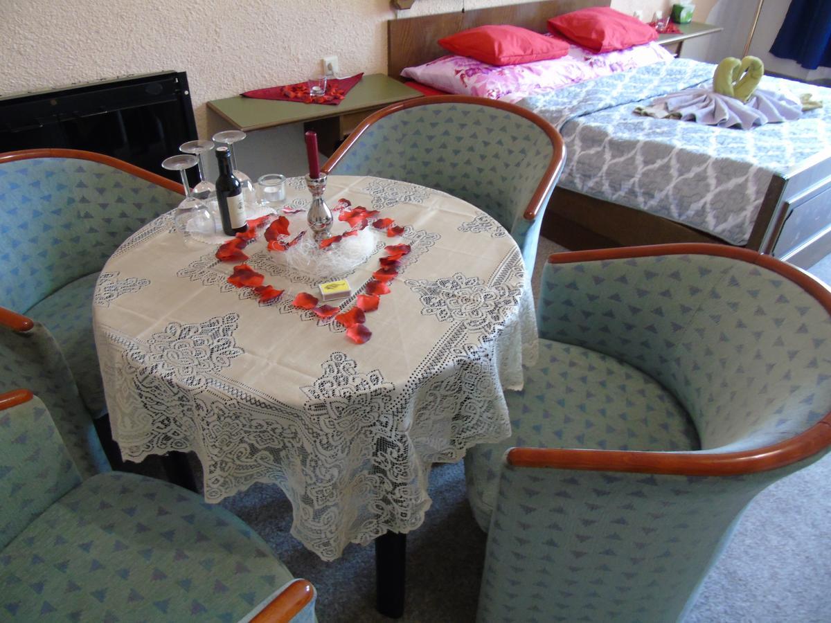 Gl Hotel Trutnov Esterno foto