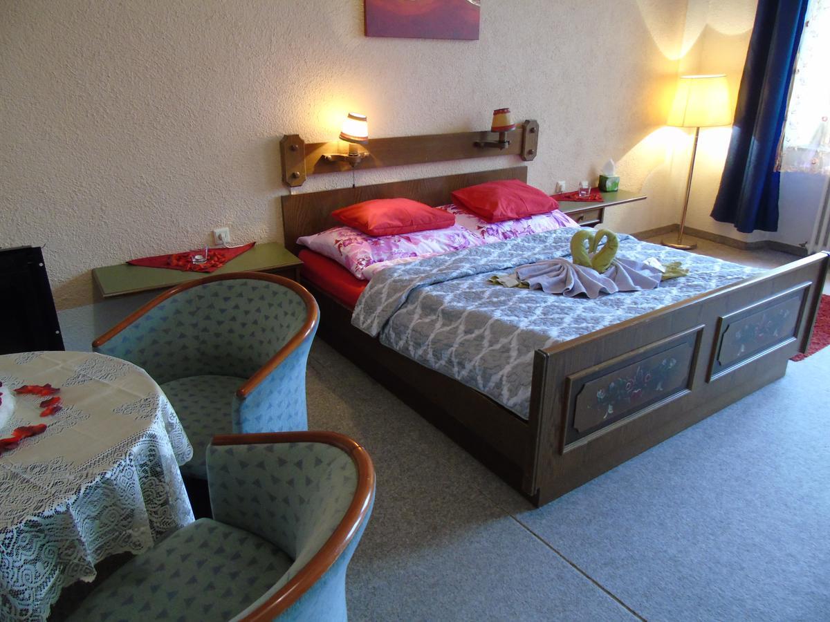 Gl Hotel Trutnov Esterno foto
