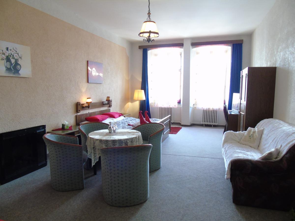 Gl Hotel Trutnov Esterno foto
