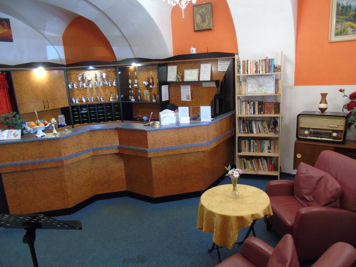 Gl Hotel Trutnov Esterno foto