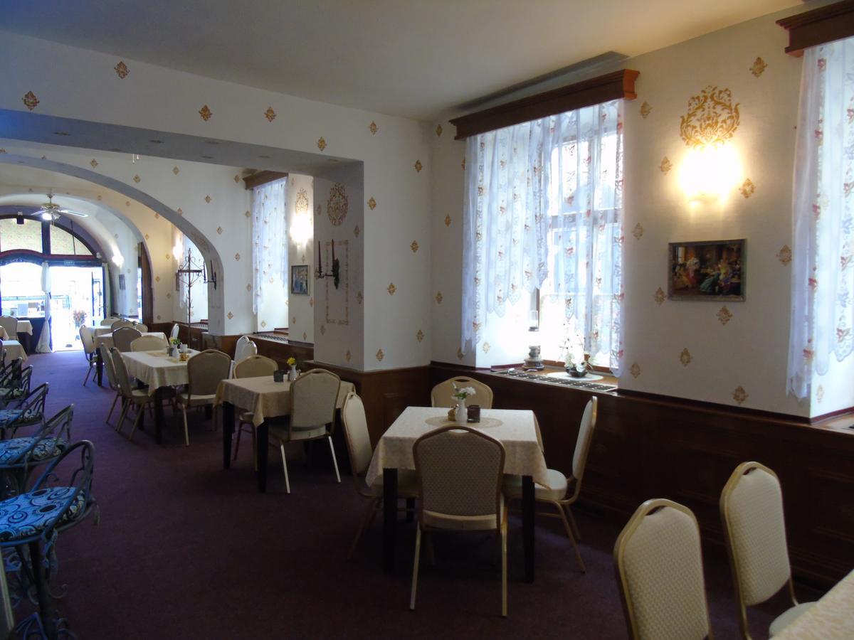 Gl Hotel Trutnov Esterno foto