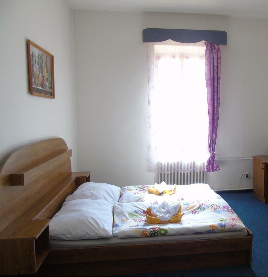 Gl Hotel Trutnov Esterno foto