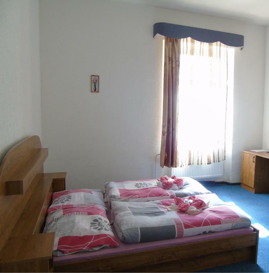 Gl Hotel Trutnov Esterno foto