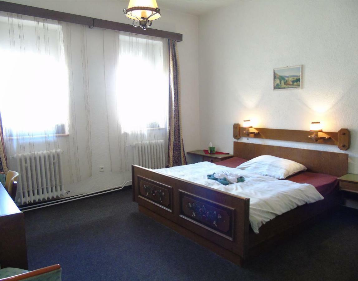 Gl Hotel Trutnov Esterno foto